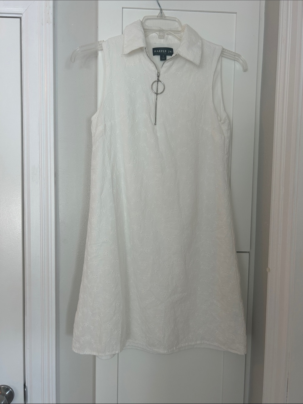 Harper white cotton Sleeveless Polo Tunic with Ring Zipper